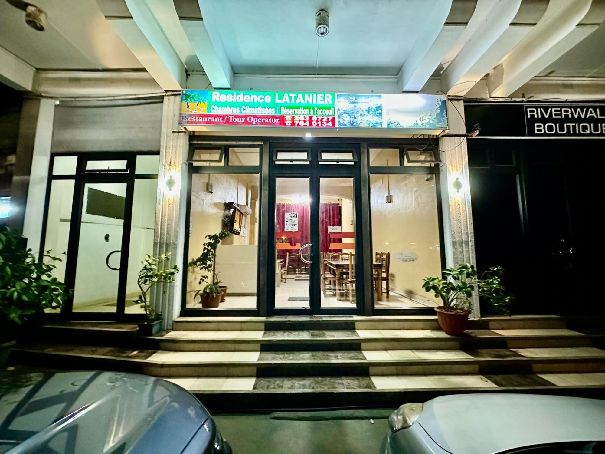 Latanier Beach Hotel Grand Baie Exterior photo